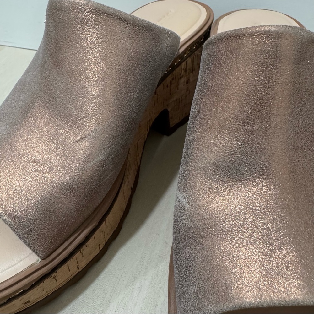 Karl Lagerfeld Paris Clarina Platform Sandal Latte Women's 10 Metallic Brown - Picture 15 of 16